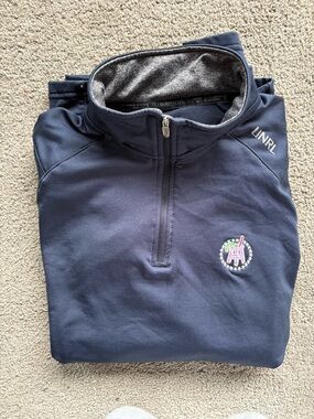 Barstool spittin’ chicklets/Pink Whitney x Limited UNRL - 1/4 Zip Sweater Mens M